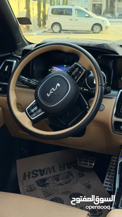 كيا سورينتو بزنز ترخيص 2022 محرك 1600 هايبرد جير أوتوماتيك 240 حصان دفع 4×4