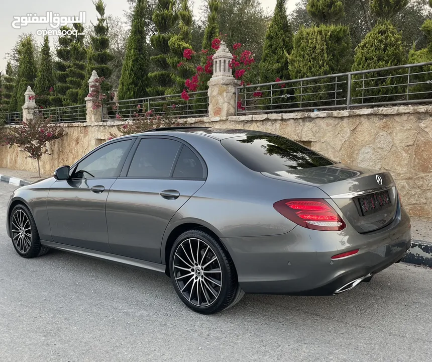 E220d ᄉ Mercedes-Benz