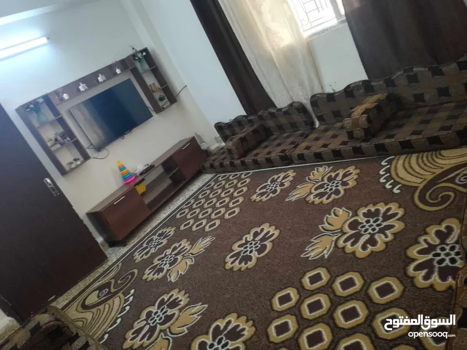 اثاث غرفة جلوس كاملة بحاله جيده جدا