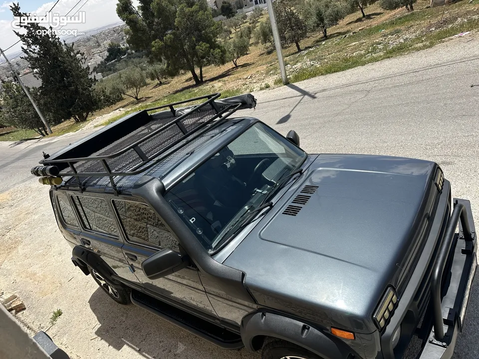 لادا أوربان 2019  مجهزة تجهيز كامل للرحلات والتخييم والصيد سيارة قوية وعملية بحال الوكالة