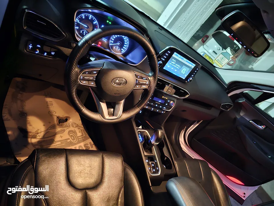 هونداي سنتافيه 2020 ترخيص 19 للبيع. 7 ركاب اصل .عداد قليل