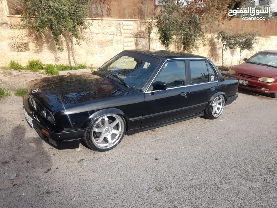 بي ام دبليو E30 موديل ،1986. محدثة. 1990