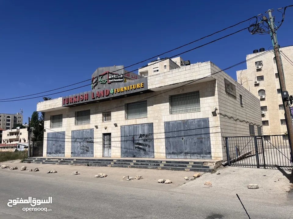 قطعة ارض تجاري مع محلات في منطقة مميزة جدا في البالوع للبيع من المالك مباشرة