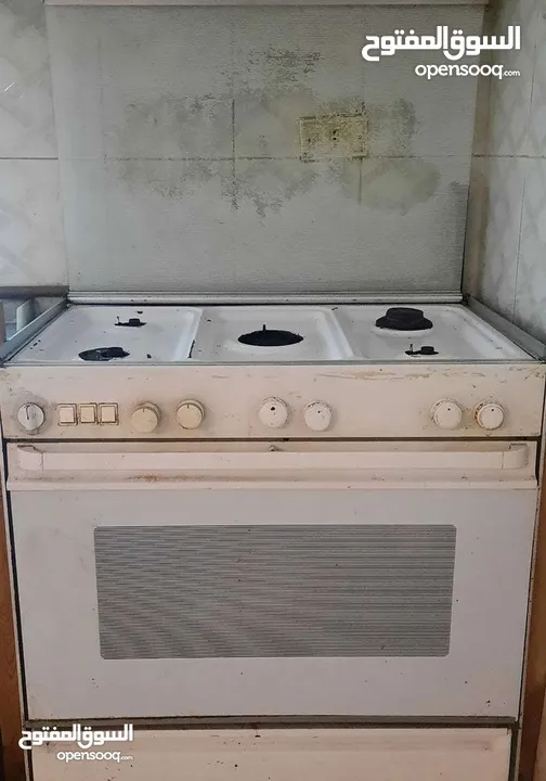 فرن شغال بالكامل