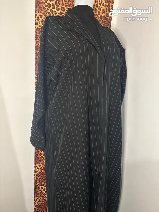 عبايات سعودية عدد 14 كلو جديد معو شال كل وحدة قياس m l xl موديللت مشكلة موضحة بالصور