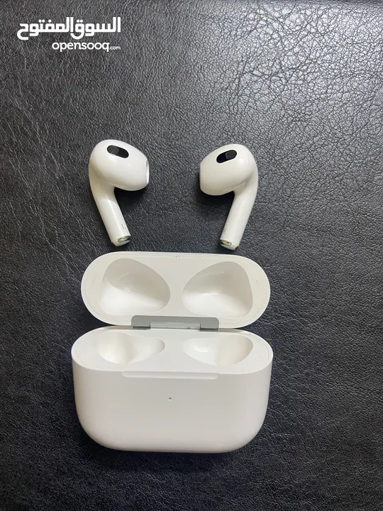 سماعة AirPods اصلية