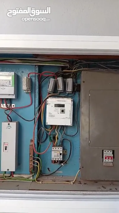 صيانة كهرباء و ماء مع أعمال صباغة