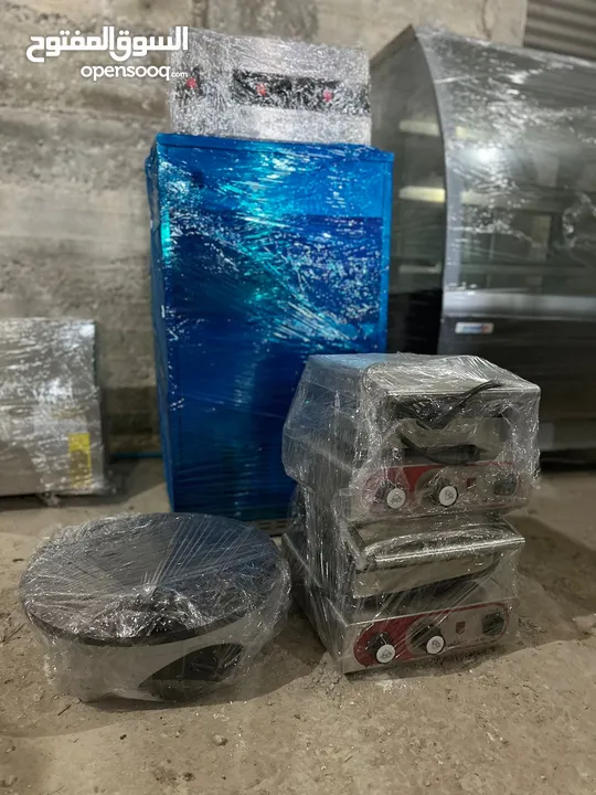 عدة محل كوكتيل كاملة مع طاولات وكراسي للبيع