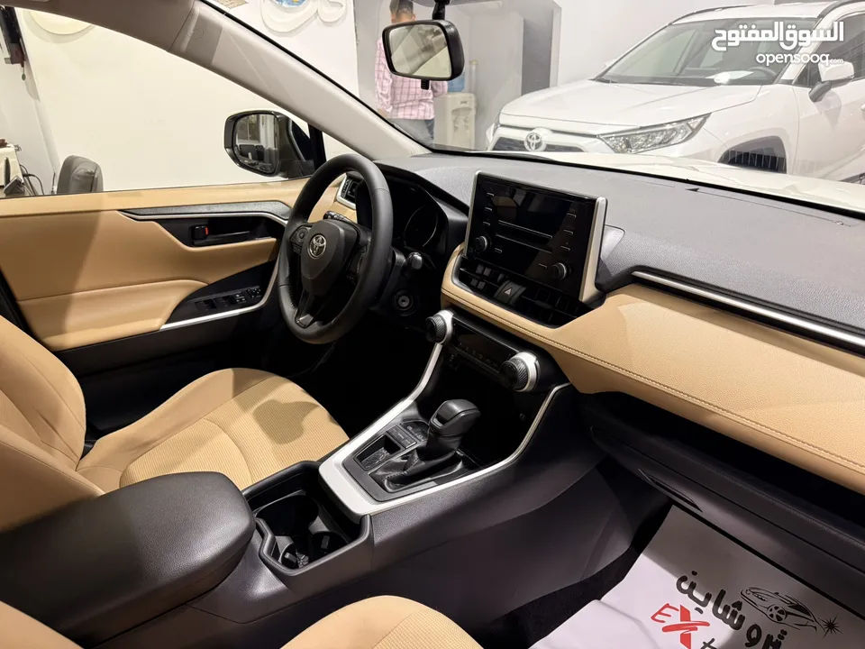 للبيع تويوتا راف فور موديل 2021