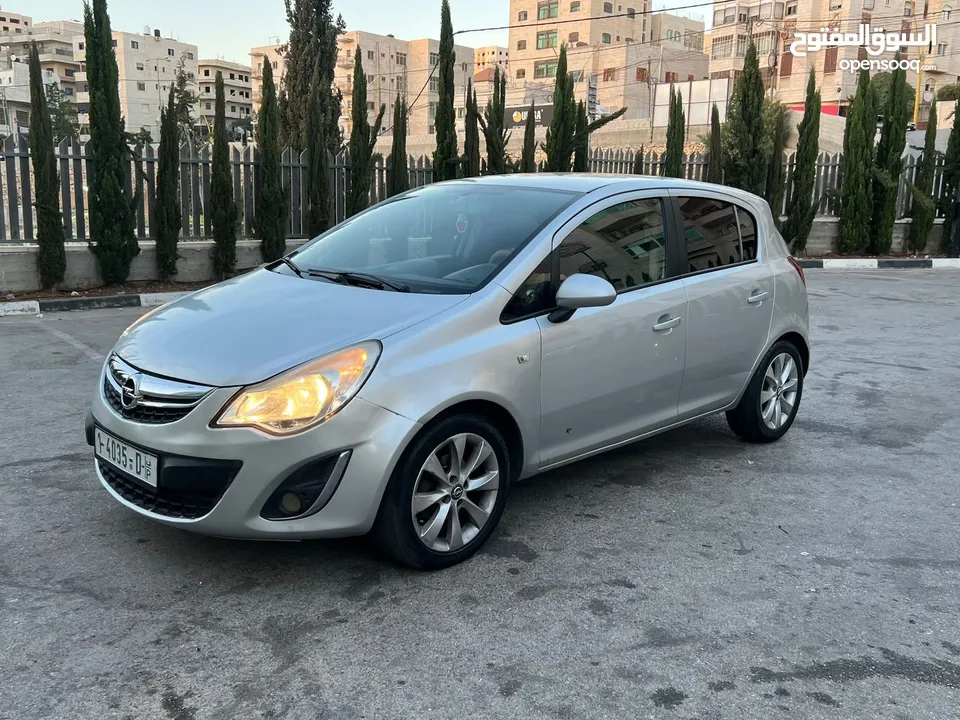 اوبل كورسا اوتوماتيك شاشة مع كاميرا خلفية