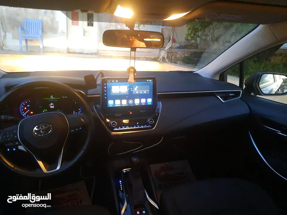 تويوتا كورولا هايبرد موديل 2023 بحالة الوكاله وارد وصيانه المركزية تويوتا .