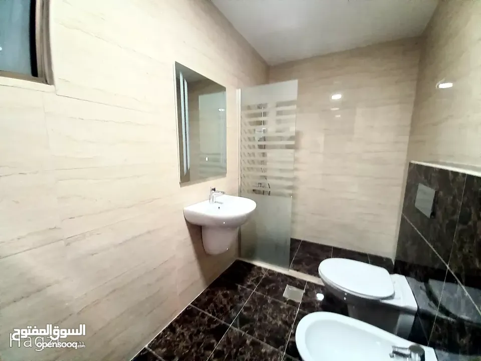 شقة مفروشة للإيجار في عبدون  ( Property 32248 ) سنوي فقط