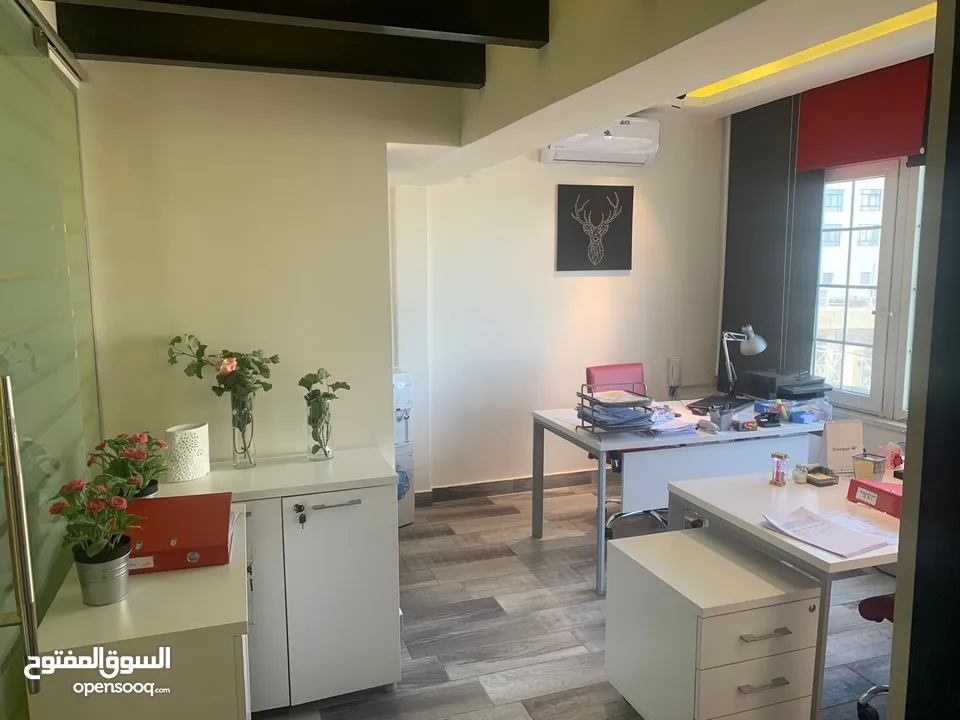 مكتب مفروش للايجار بسعر مميز في جبل عمان