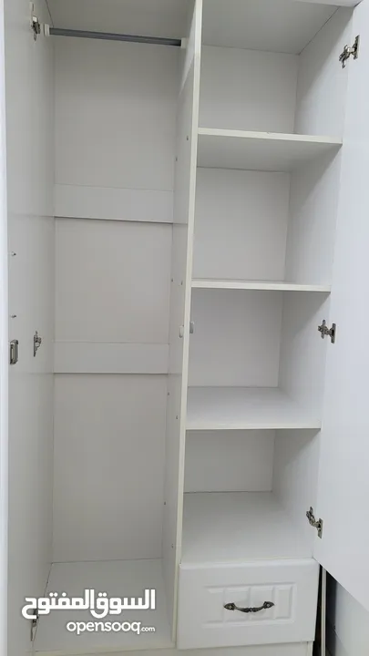 خزانة جديدة لون أبيض غير مستعملة
