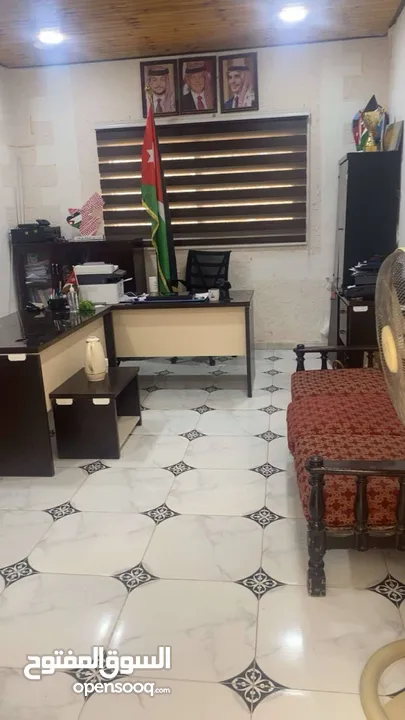 اثاث  مدرسة ورضة.  مكاتب  مستعملة بحاله الجيد جدا المفرق