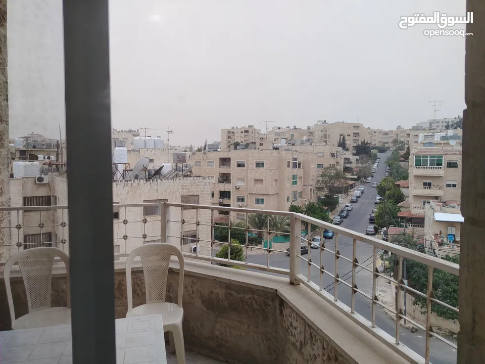 شقة طابق ثاني للبيع بسعر مغري جدا مع الأثاث أو بدون خلف جبري