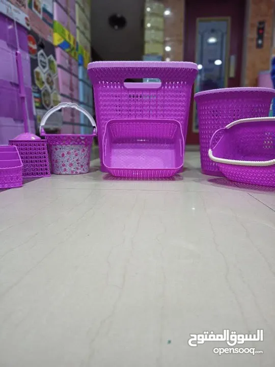 طقم غسيل ويزو 7 قطع مكون من طبق غسيل كبير طبق غسيل صغير سبت مشابك فرشة تواليت بالقاعده .