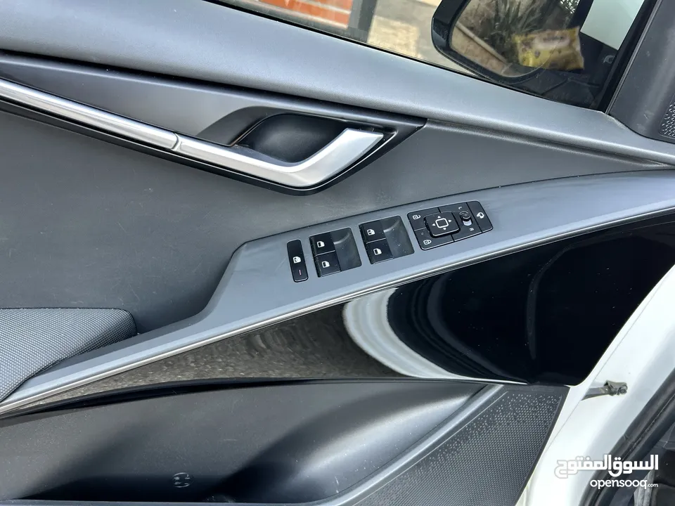 KIA Nero 2023 //  Hybrid // Full option