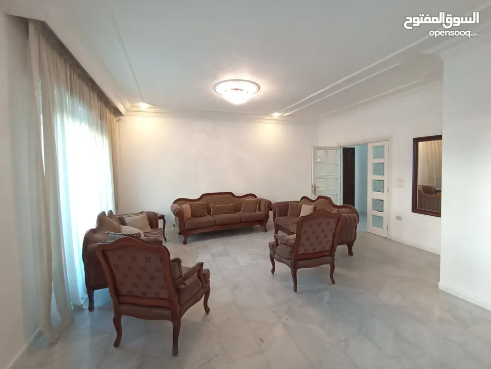 شقة مفروشة للإيجار 180م2 ( Property ID : 38022 )