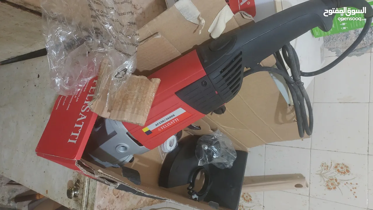 عدد صناعية صناعة اسبانية  للبيع