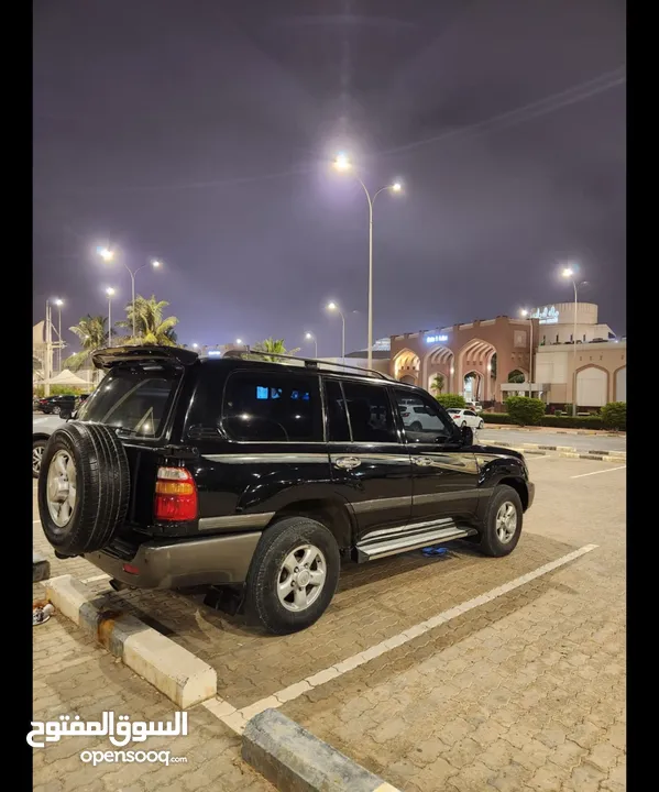 لاند كروزر تويوتا نظيف جدا للايجار اليوم في محافظة ظفار - بصلالة. car for rent Salalah