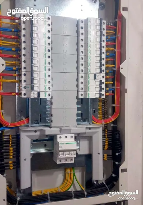 كهربجي محترف متنقل خدمه 24 ساعه فنان و دقيق  electrical Installation specialist and intercom