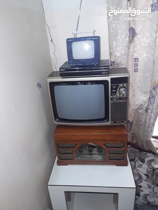 للبيع نوادر تلفزيونات من جيل سبعينيات القرن الماضي من 1970 م إلى 1989م