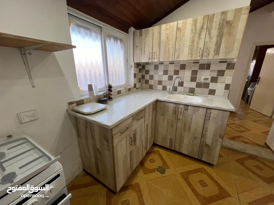 شقه رووف مفروشه للإيجار بشارع مار شاربيل / وادي معالي - Furnished Apartment for Rent Mar Charbel St