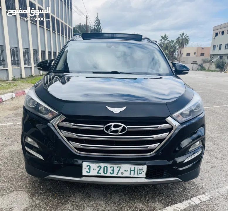 توسان2016فل مسكر مع بانوراما فحص نخب ثلث قطع دهان تجميلي فقط الله يبارك لصاحب النصيب