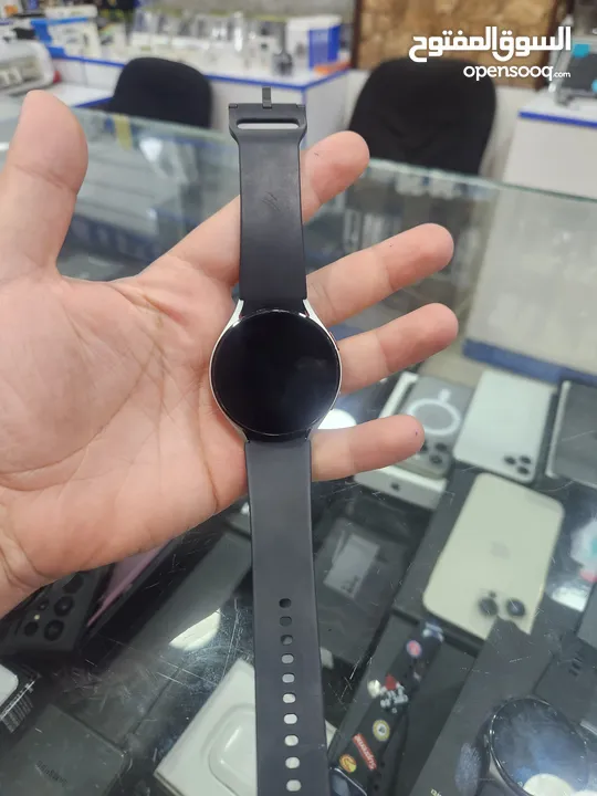 Samsung watch 4 44mm بحالة ممتازة