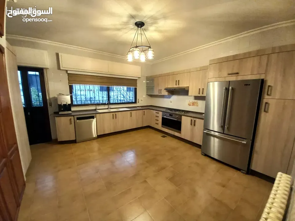 شقة غير مفروشة للإيجار 220م2 ( Property 15554 ) سنوي فقط