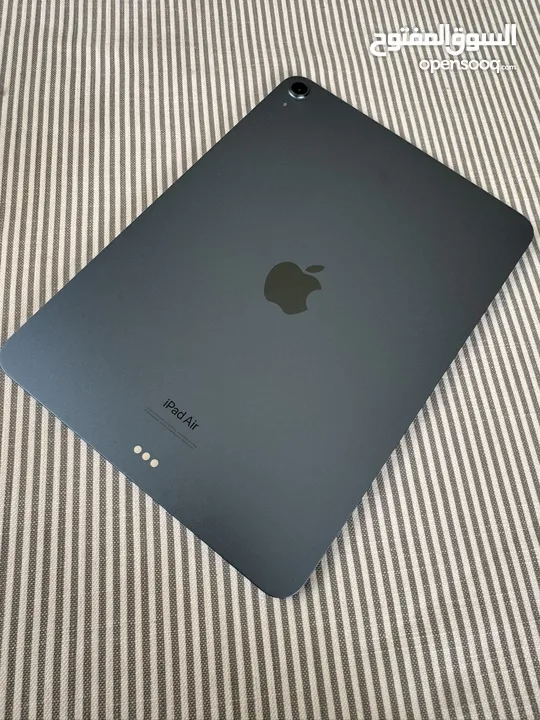 IPad Air 5 blue 256GB used like new