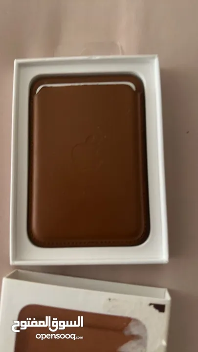 Apple IPhone leather wallet with MagSafe original from apple