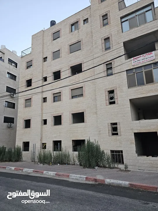 عمارة قيد الانشاء