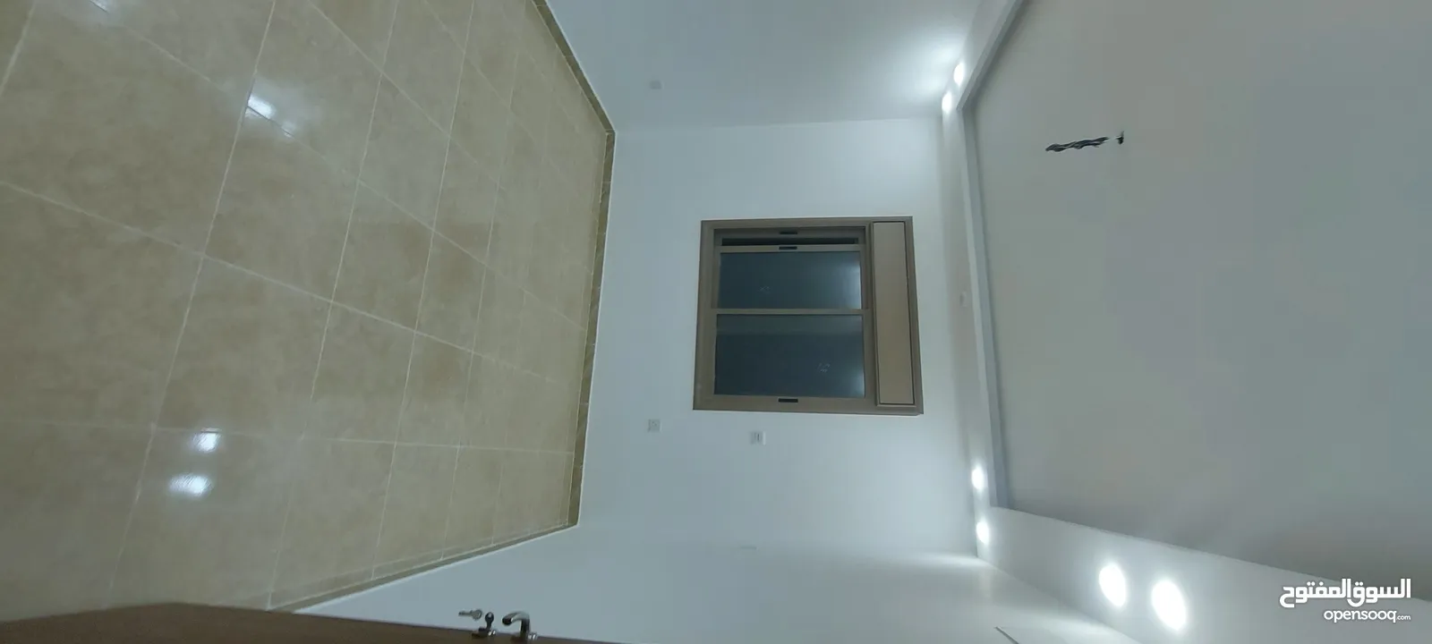 شقة فاخرة للبيع التاسعة كاش أو اقساط ط1هندسي 114 م اطلالة بحرية دائما