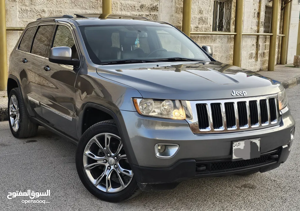 Grand Cherokee 2011 - جراند شروكي فل اضافات بانوراما بحالة ممتازة