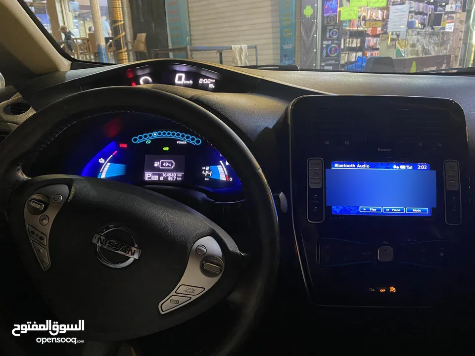 نيسان ليف SL بحالة ممتازة موديل 2014