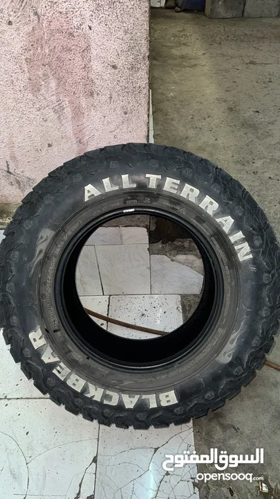 Tire for sale 285/70/17 model 22