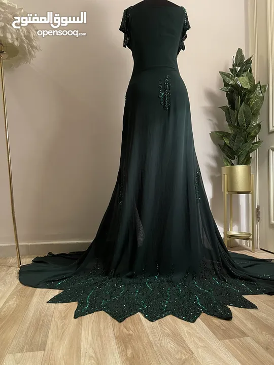 فستان اخضر طويل للبيع