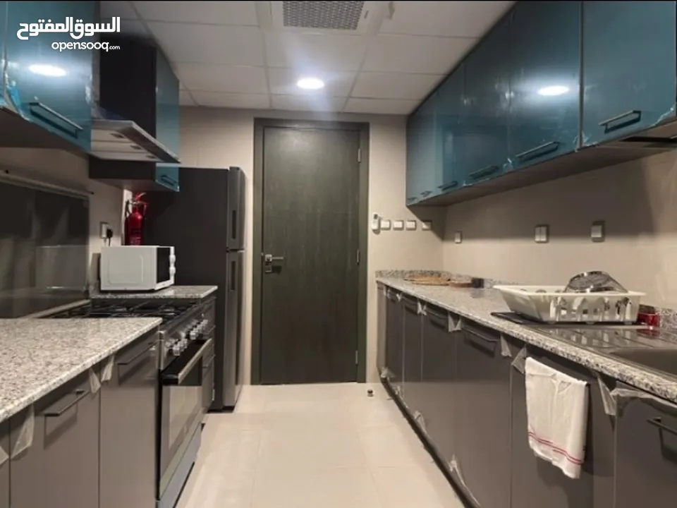 3 Bedrooms Furnished Apartment for Rent in Ghubrah REF:1048AR