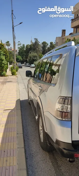 متسوبيشي باجيرو محدثه بحاله جيده جدا بسعر مغري (للبيع المستعجل)