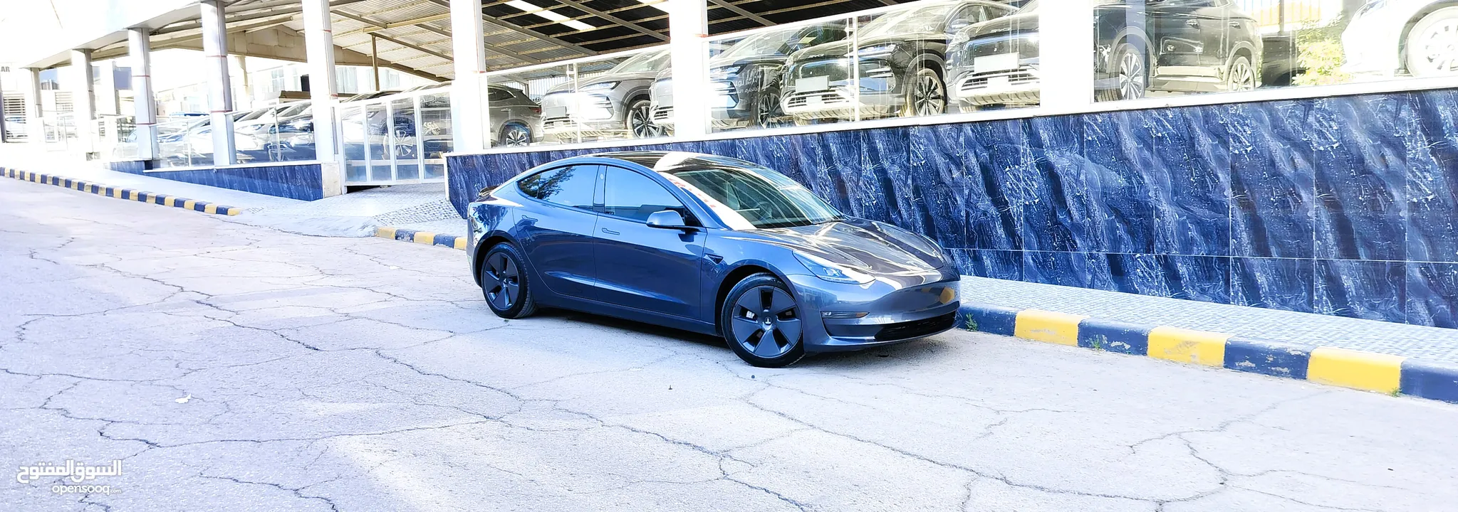 تيسلا 2023 MODEL 3 بدون ملاحظات فحص اوتوسكور ممشى 16 الف بحالة الوكالة لون مميز بسعر محرووووق ولقطة