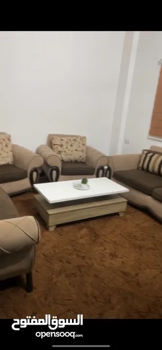 طقم كنب خشب زان 7 مقاعد بحاله ممتازه
