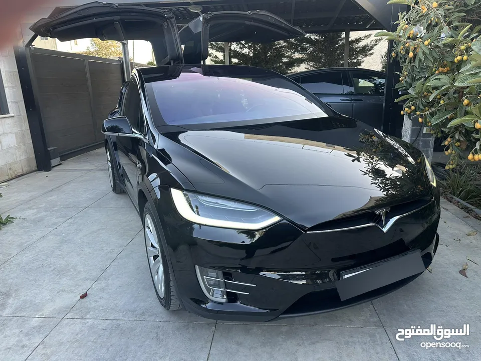 Tesla Model X وارد الشركة مميزة جدا