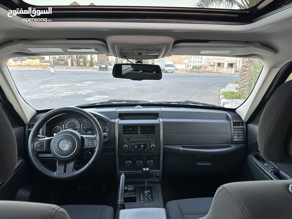 Jeep Cherokee sport 4*4 وارد الوكالة فل كامل اعلى صنف موديل 2012 فحص كامل