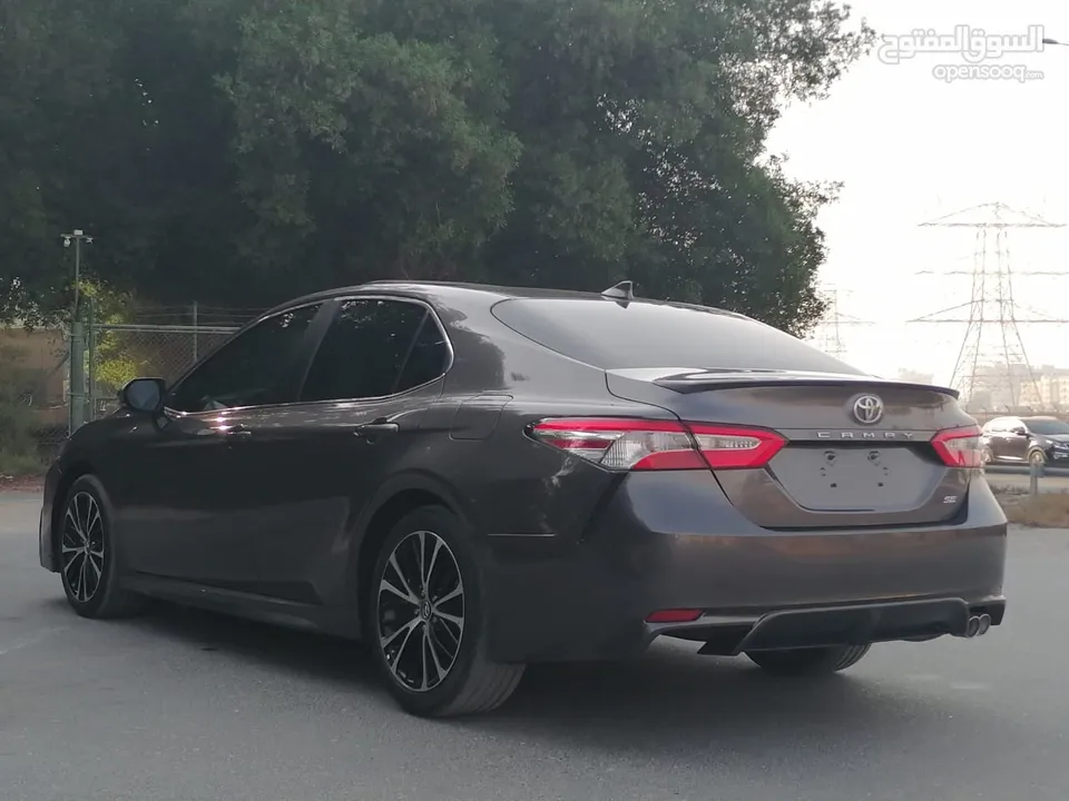 Toyota Camry 2020 Sunroof very low mailge تويوتا كامري فتحة سقف ممشى قليل جدا بحالة الوكالة