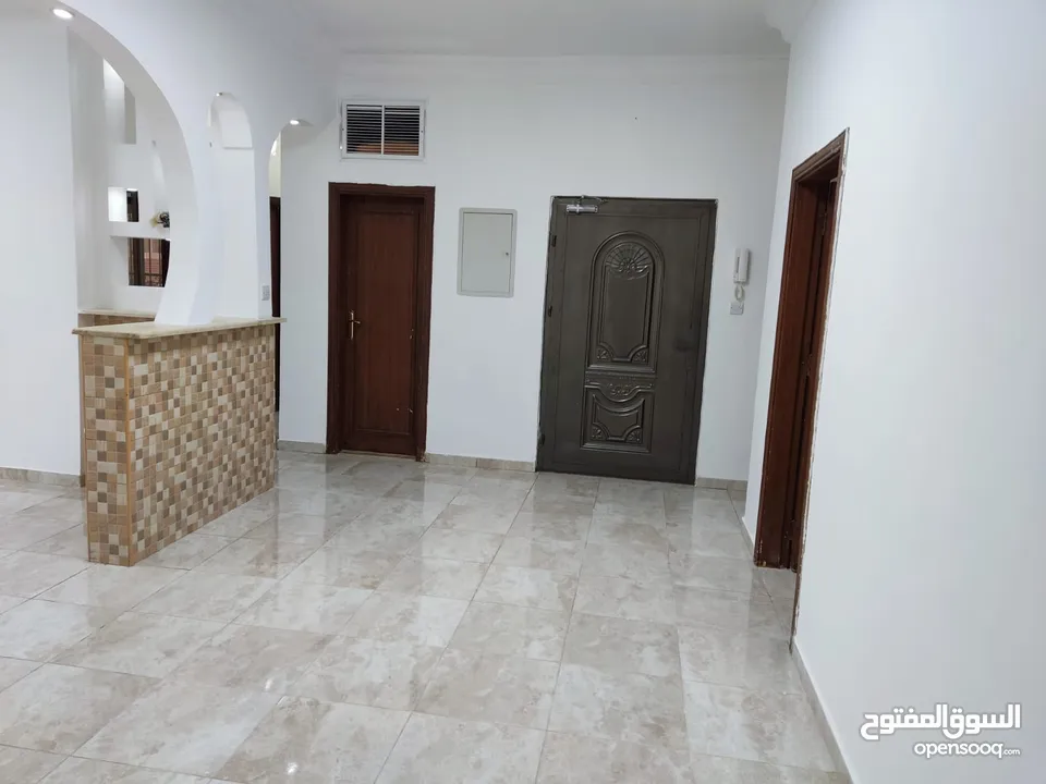 منزل مستقل ومطل للبيع واجهات حجر ومنطقة هادئة جداً وقريب من جميع الخدمات