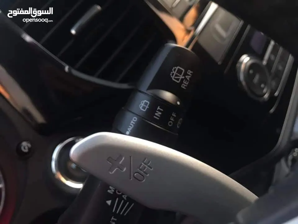 ميتسوبيشي اوتلاندر 2014 فل الفل اعلى صنف فيها كل المواصفات لون اسود ملوكي