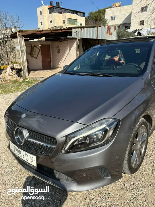 مارسيدس A180