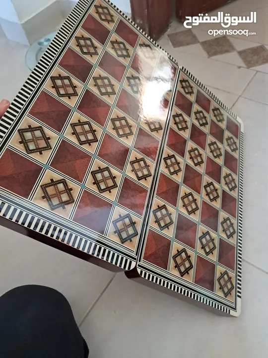 طاوله نرد برسمه جميله ومريحه بألوان زاهيه  سعر خرافي